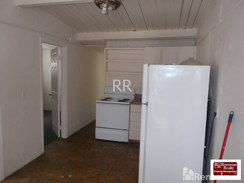 2nd image of 2166 Davis Ct