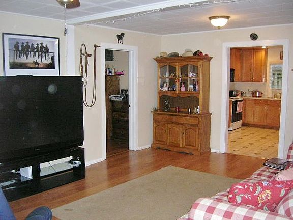 3rd image of 1182 Stanton Ave