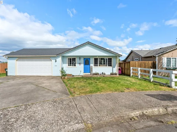 1010 E Birch Pl, Junction, OR 97448