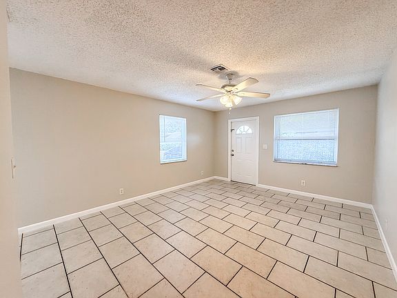 3rd image of 228 Fleming Ave APT 1