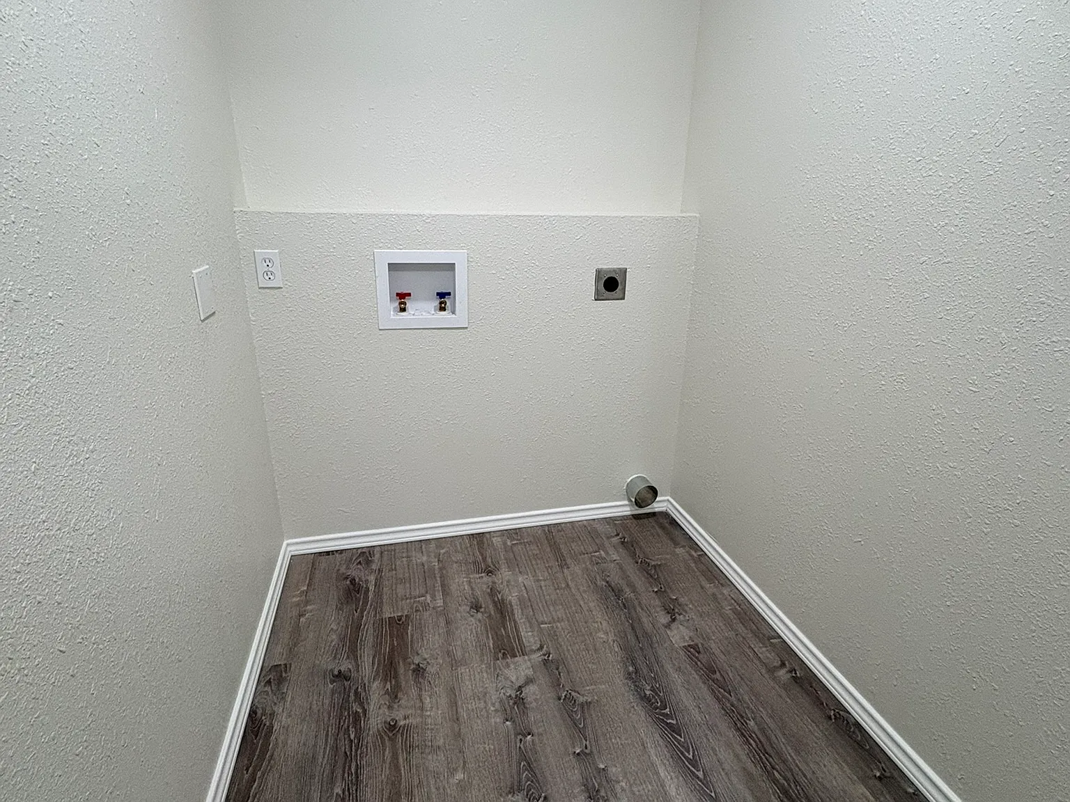 2 bed, 920 sqft, $1,950 — Photo 4