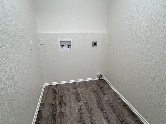 4th image of 218 Cumberland Rd
