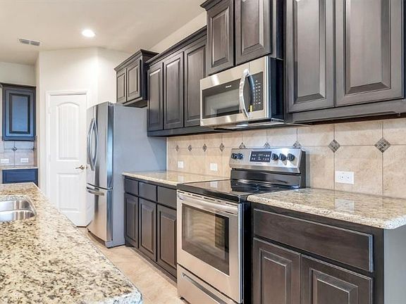 Home images & Floor Plans are for illustration purposes only & may vary from actual home