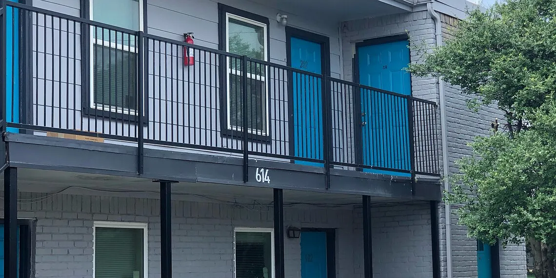 612 London place — Photo 1
