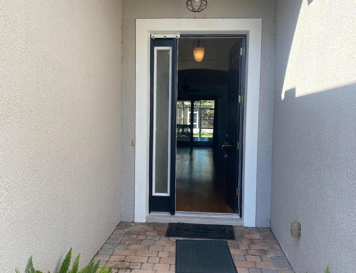 3 bed, 2.0 bath, 1950 sqft, $3,195 — Photo 3