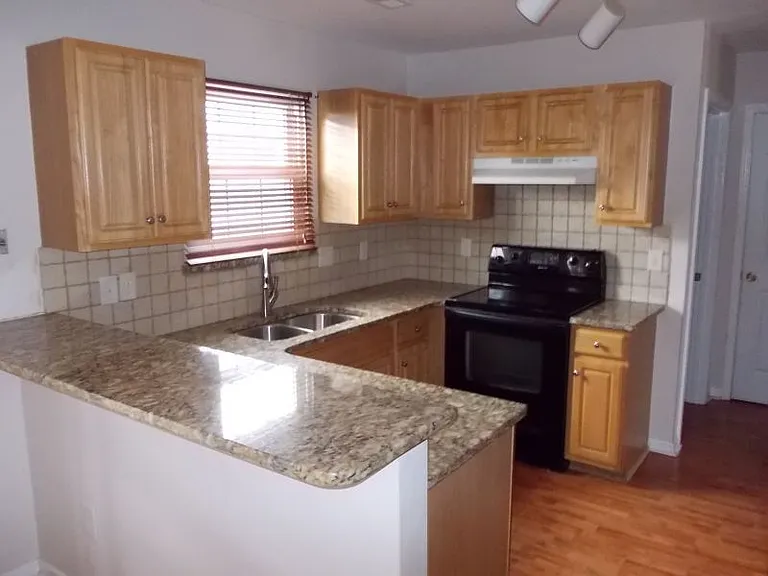 1426 Peach Park Ln — Photo 5