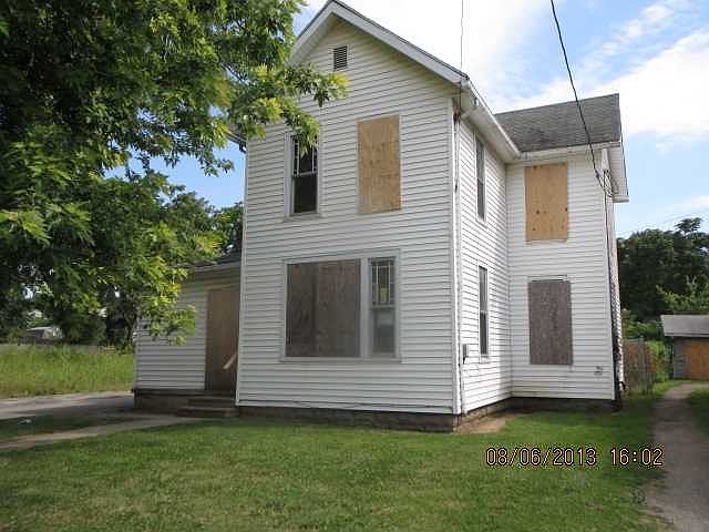 1st image of 387 Silver St