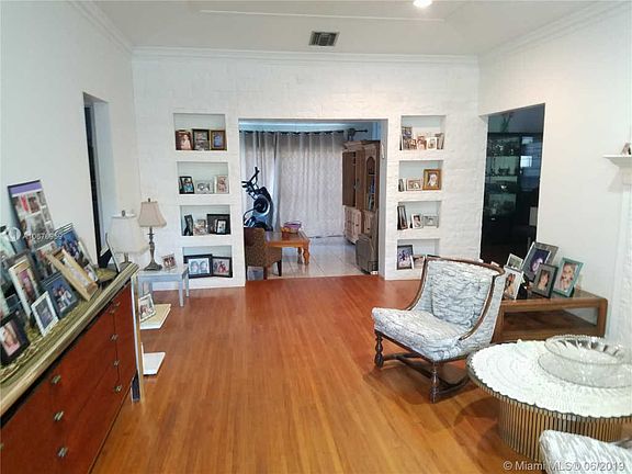 4th image of 330 W 46th St
