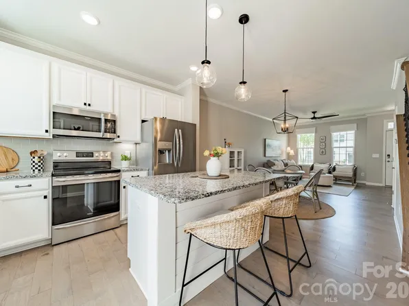 464 Spring Gardens Dr #216, Belmont, NC 28012