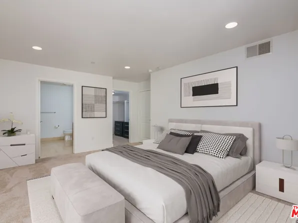 1951 N Beachwood Dr APT 302, Los Angeles, CA 90068