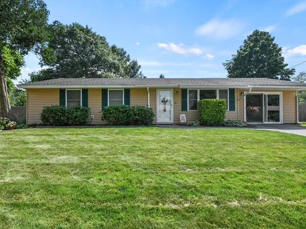 21 Terry Ln E, Wareham, MA 02571