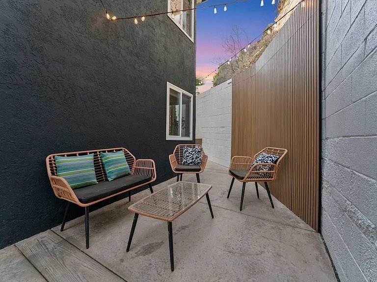 W Brookes Ave — Photo 38