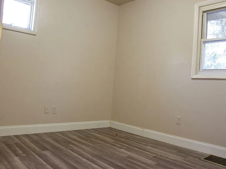 753 Jefferson Rd — Photo 5