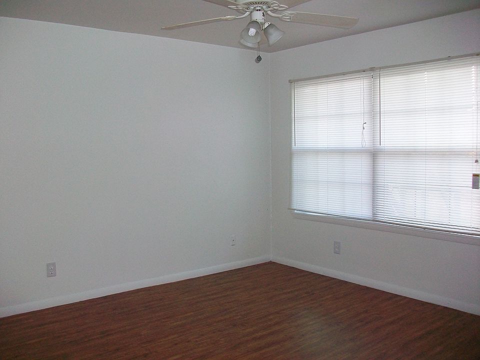 2nd image of 1255 N Lbj Dr APT 2
