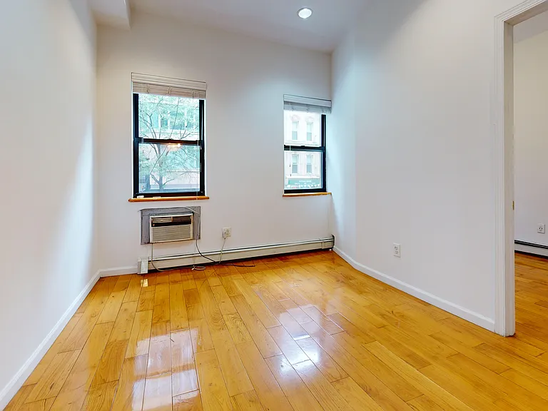 249 E 53rd St #1C — Photo 3