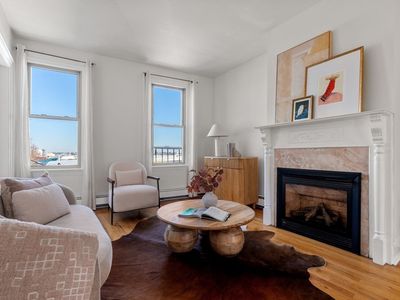 299 Bunker Hill St #2, Charlestown, MA, 02129