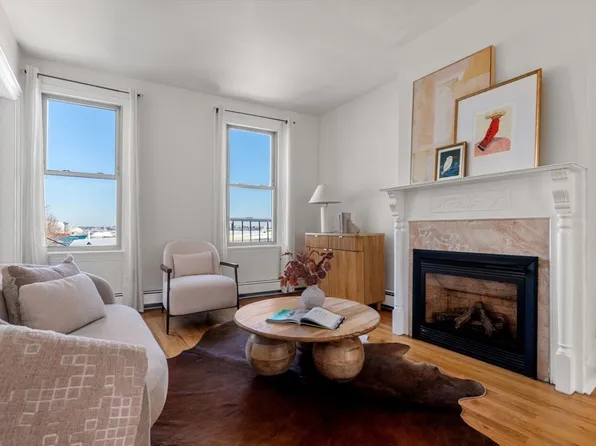 299 Bunker Hill St #2, Charlestown, MA 02129