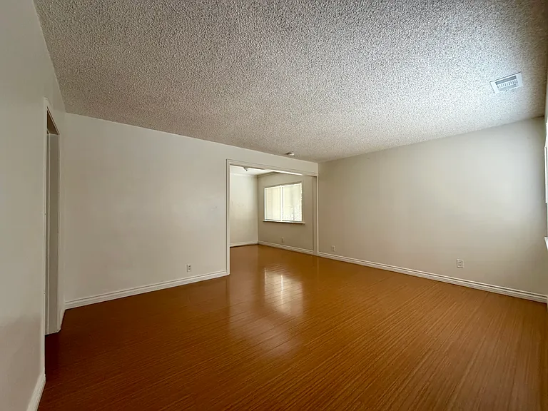 18014 Norwalk Blvd — Photo 2