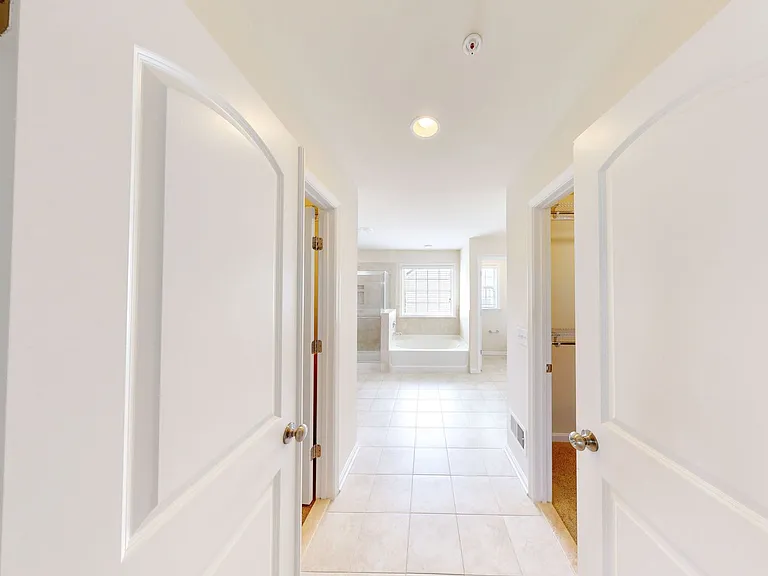 2604 Brooke Grove Rd — Photo 16