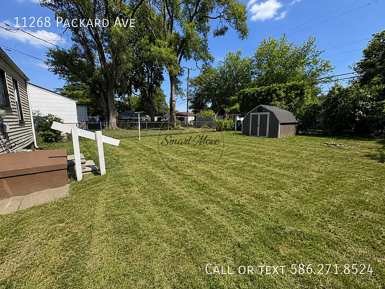 11268 Packard Ave — Photo 13