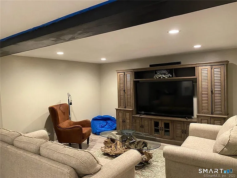 94 Fennbrook Dr — Photo 40
