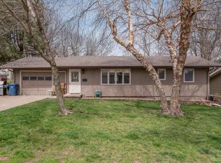 102 Morningside Dr, Pella, IA 50219