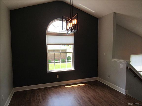 5th image of 580 Winona Dr