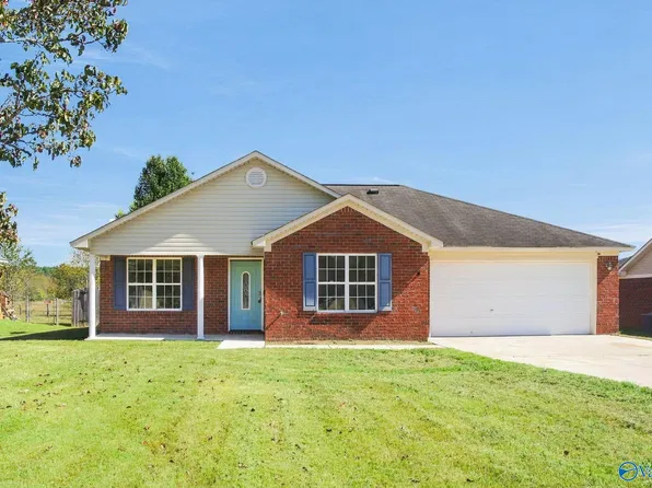 437 Shady Ln, Hazel Green, AL 35750
