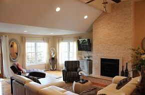 2nd image of 155 Clarksdale Cir