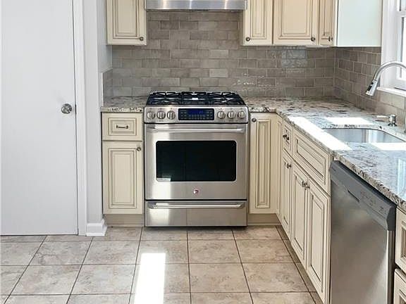 2nd image of 5715 W 77th Ter