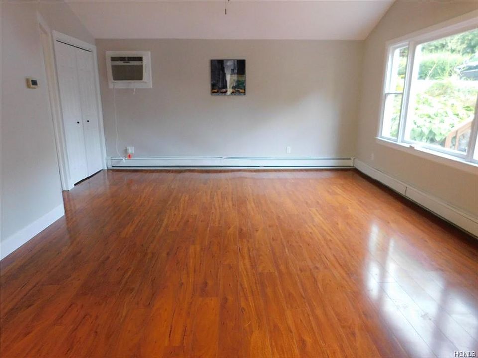 1st image of 58 Ellen Ave