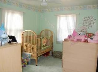 9 Ward St, Rochelle Park, NJ 07662