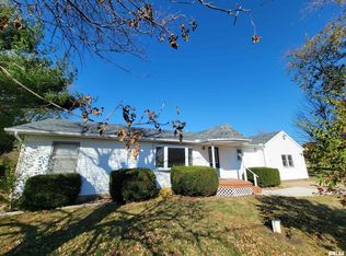 14108 Townline Rd, Pekin, IL 61554