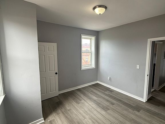 4th image of 233 Littleton Ave #10
