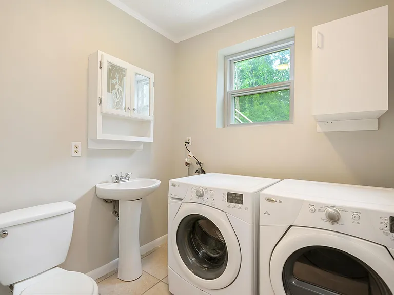 1908 Plumb Creek Cir — Photo 16