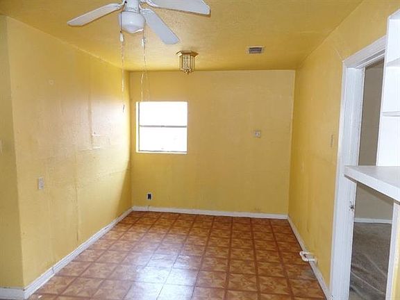 3rd image of 2239 Leacrest Dr