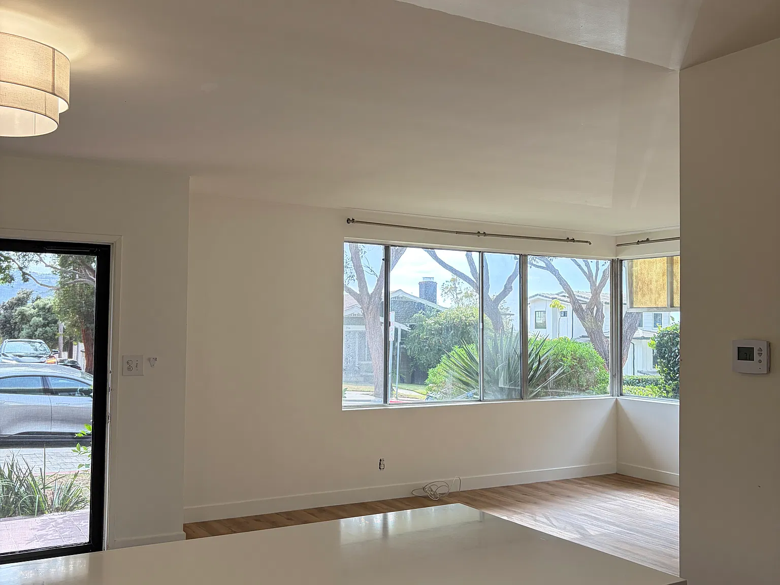 2 bed, 1000 sqft, $3,250 — Photo 3