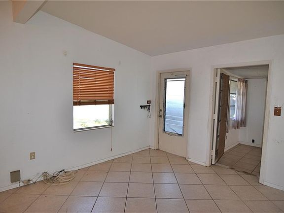 3rd image of 21455 Kenyon Ave