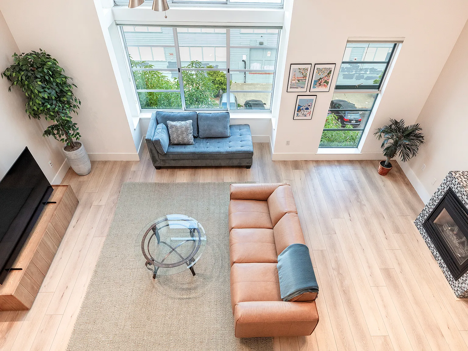 3 bed, 2000 sqft, $11,950 — Photo 1