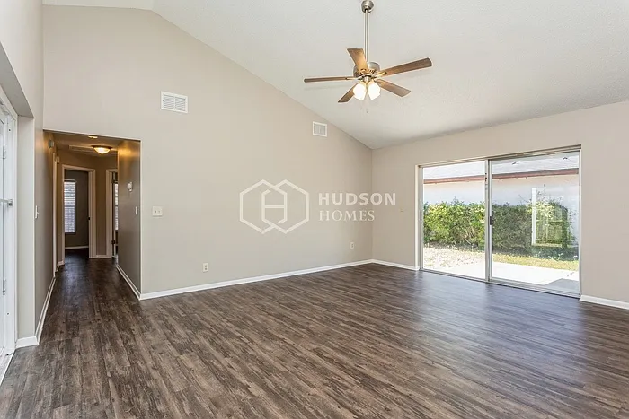 5905 Birchwood Dr — Photo 3