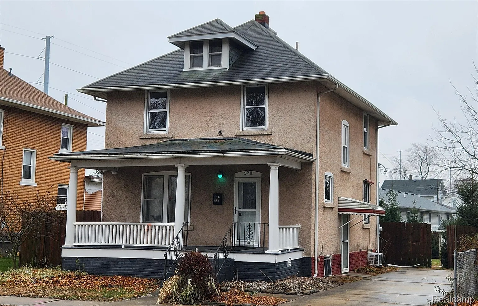 520 E Front St photo 1