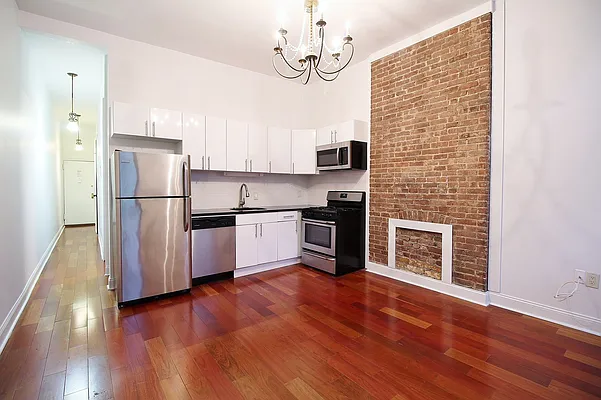 Rented by Julianna Realty Corp | media 8