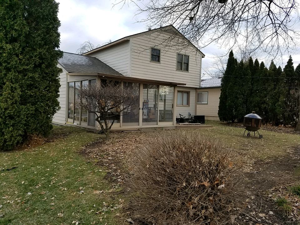 2nd image of 24206 Cottrell St