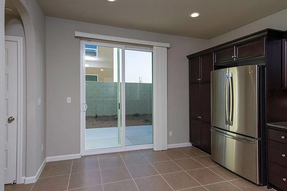 3 bed, 2.5 bath, 1203 sqft, $1,995 — Photo 4