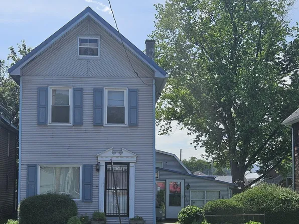 107 N Water St, Mill Hall, PA 17751