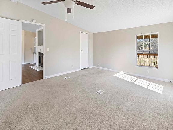 5th image of 101 Hickory Forest Dr