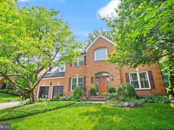 10000 Manor Pl, Fairfax, VA 22032