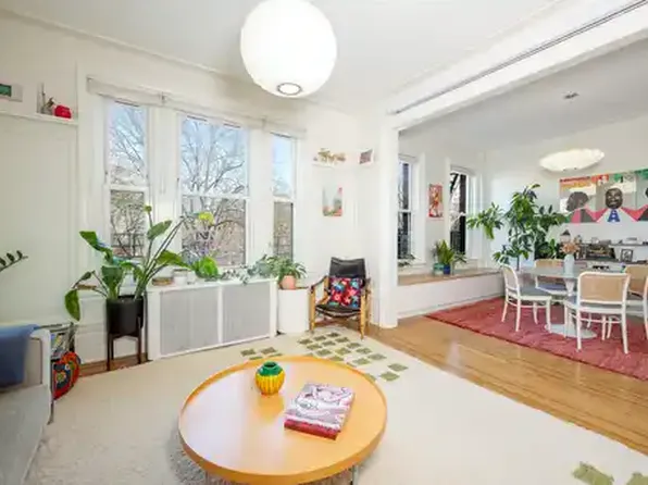 574 44th Street image 1 of 7