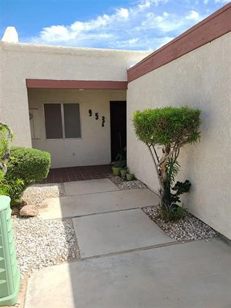 Three Bedroom Condo! — Photo 2