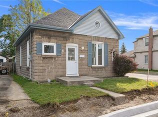 8 Webling St, Brantford, ON N3S2S7